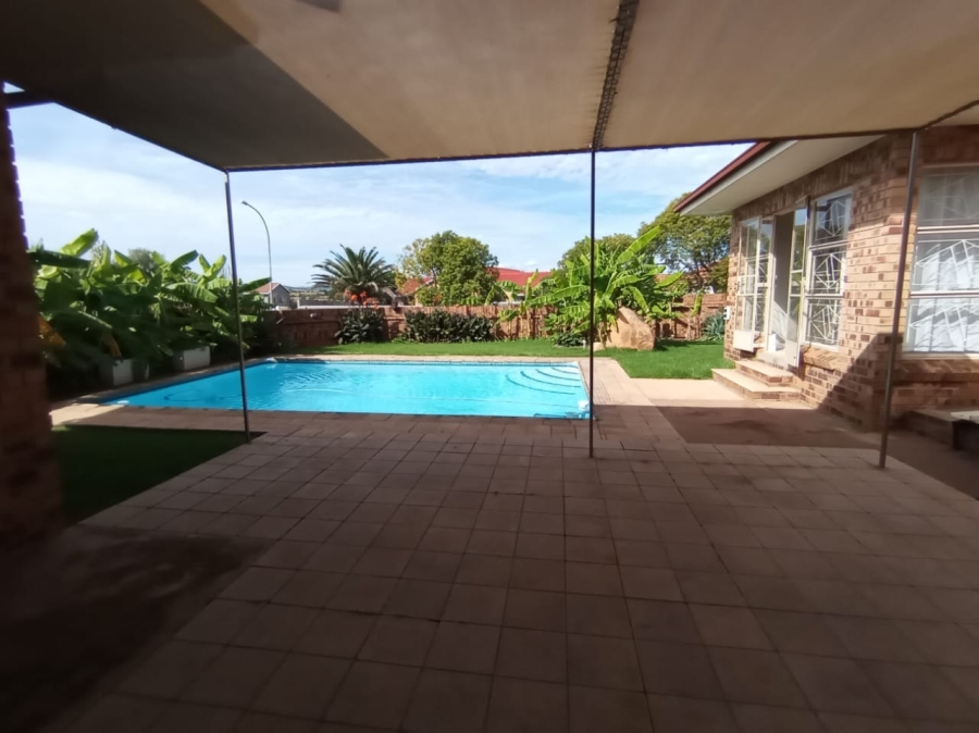 4 Bedroom Property for Sale in Parys Free State